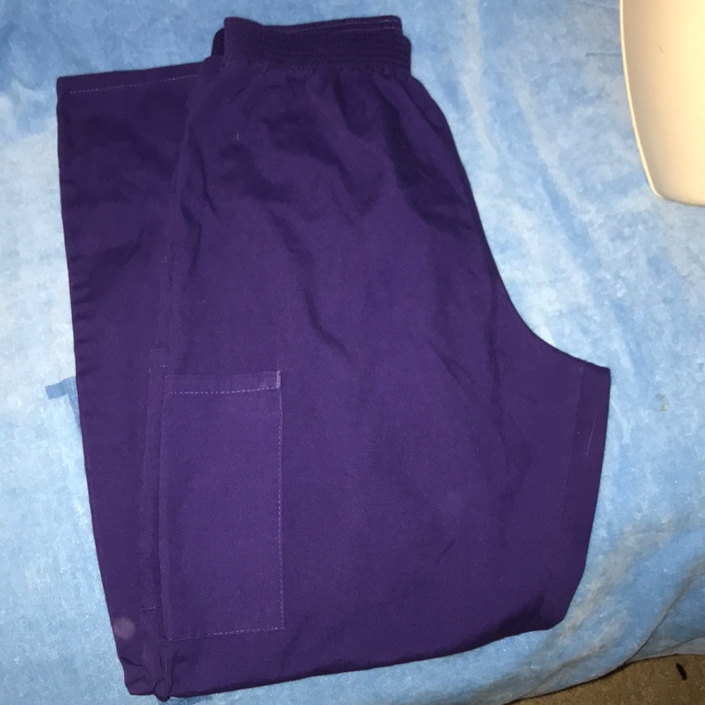 Uniform city small purple scrub pants 💕